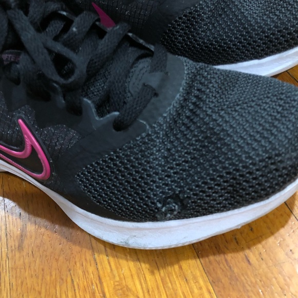 Nike Downshifter will get ya running with a smile! - Picture 6 of 7